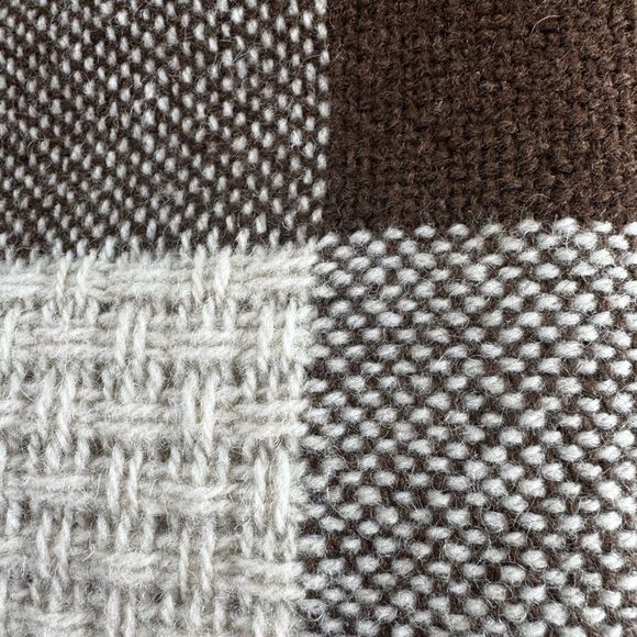 FARIBO Brown and Cream Plaid Throw Blanket EUC - Picture 3 of 5